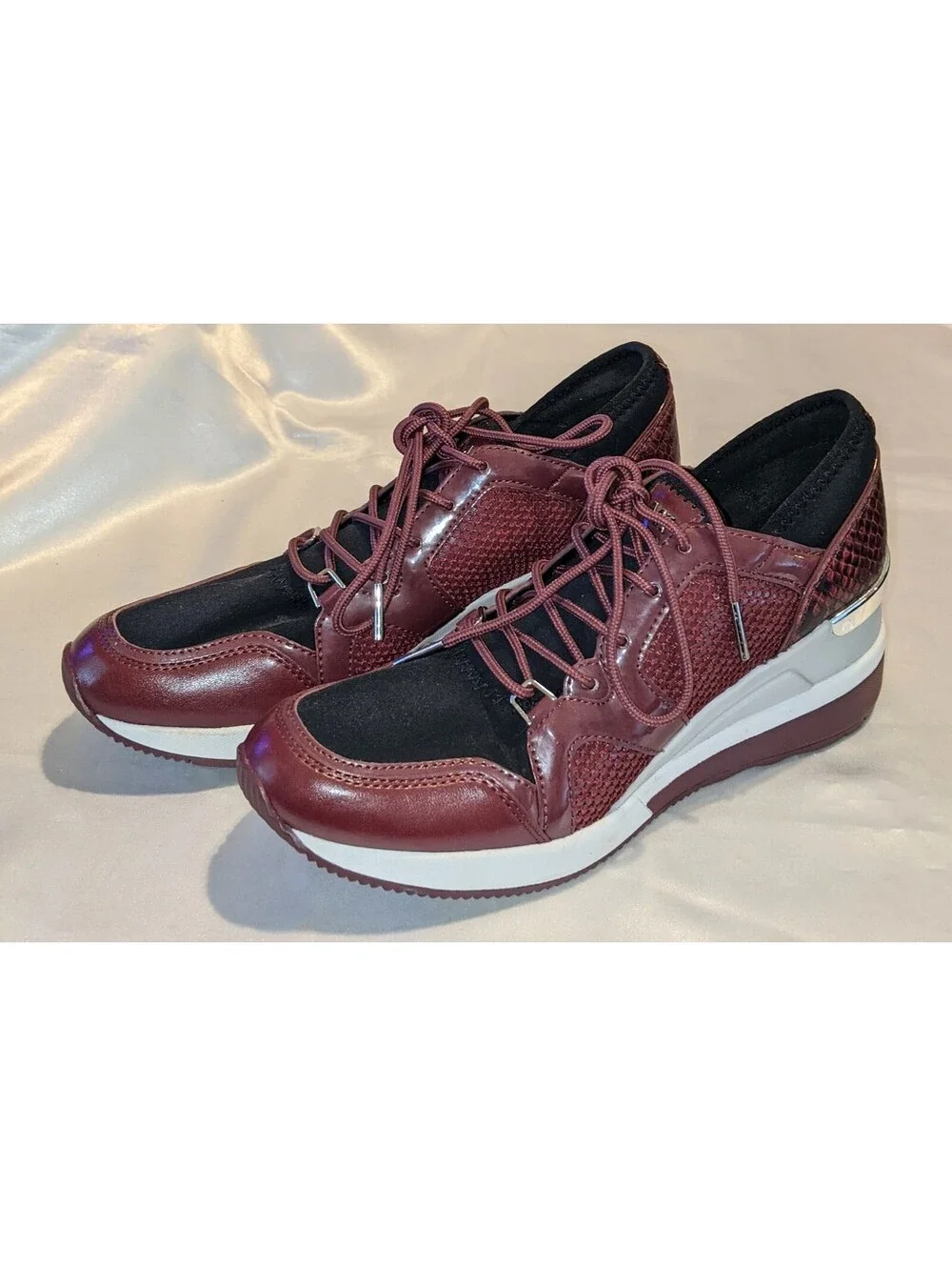 Michael Kors Liv Women's Burgundy Wedge Sneakers Trainers HJ19F Size 7 M EUC